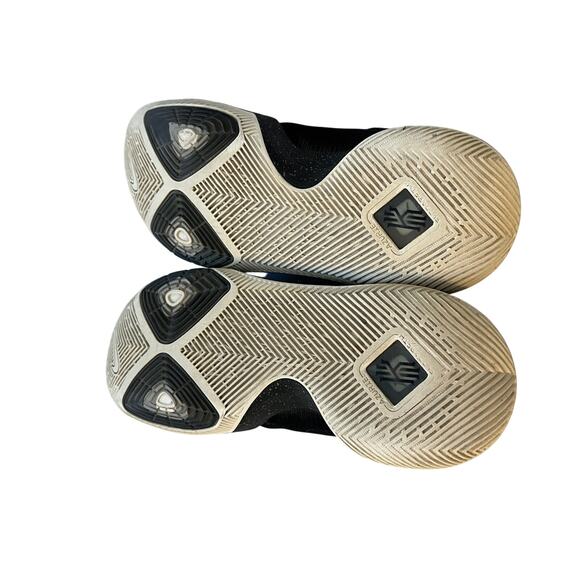 Nike Kyrie 3 Ice Basketball Shoes Mens Size 10 Black Gold - Picture 10 of 13